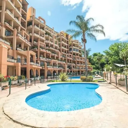 Spacious 2br Terrace Pool&train *