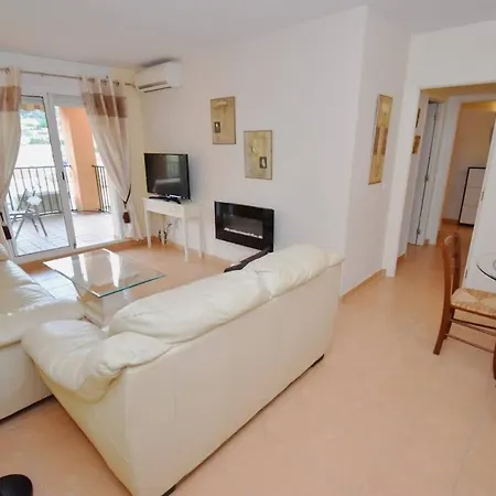 Spacious 2br Terrace Pool&train *