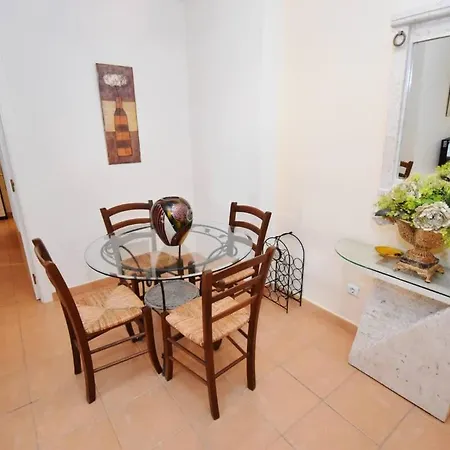 Spacious 2br Terrace Pool&train