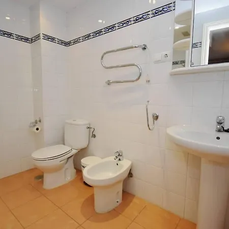 Spacious 2br Terrace Pool&train Apartamento